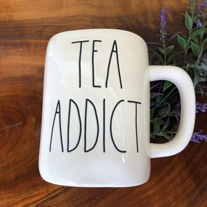 Rae Dunn “TEA ADDICT” mug